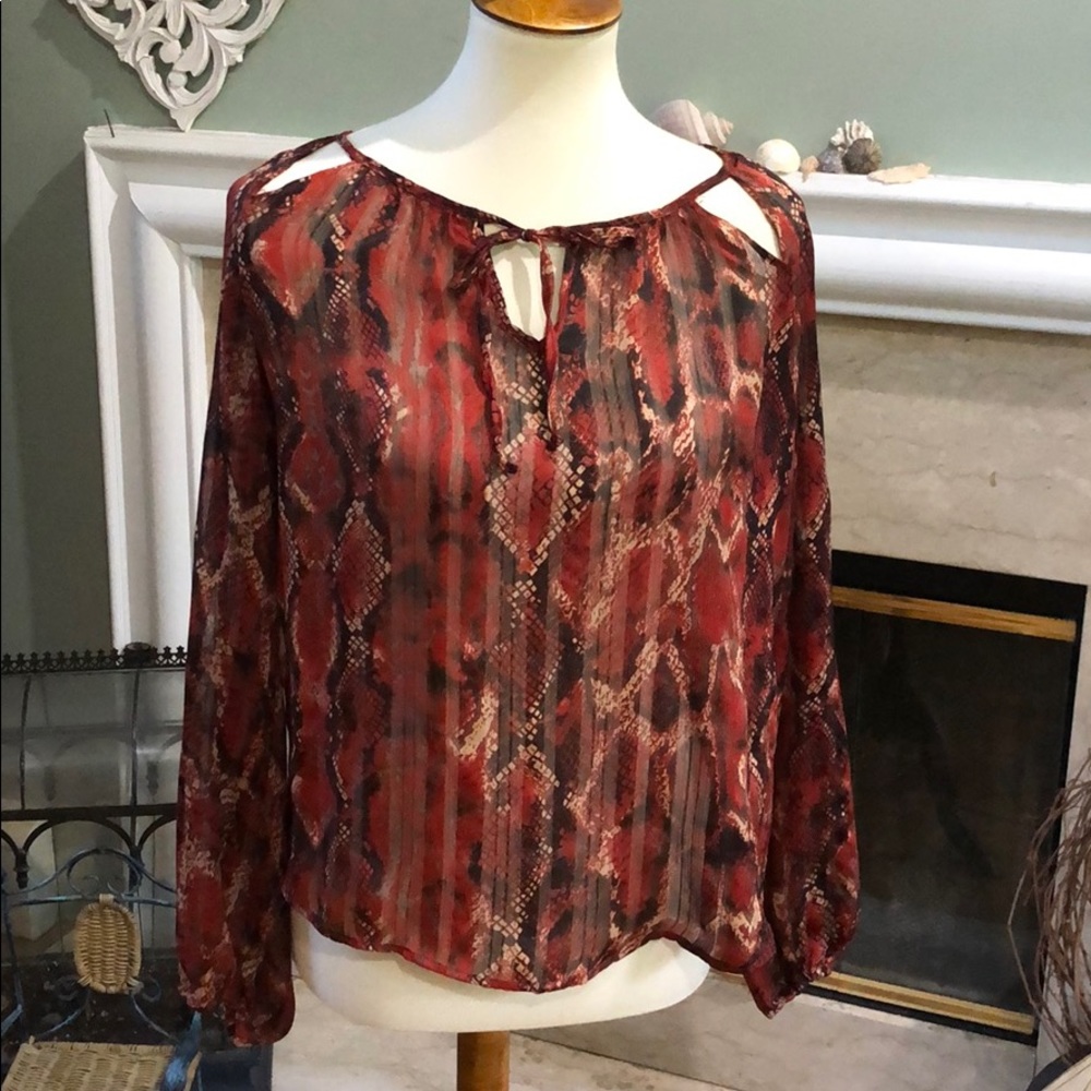 Nikki Perez, Ladies blouse, snake print